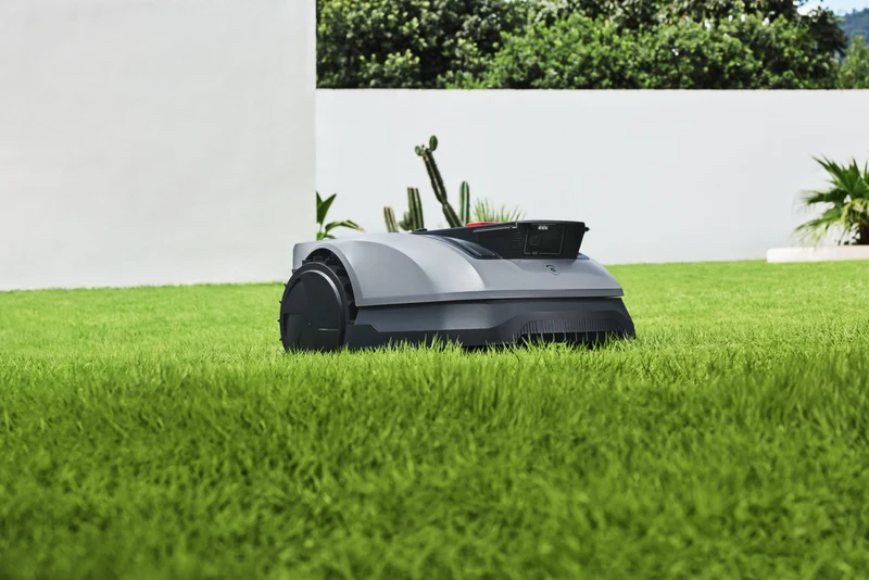 Ecovacs GOAT O600 RTK Robotic Lawn Mower