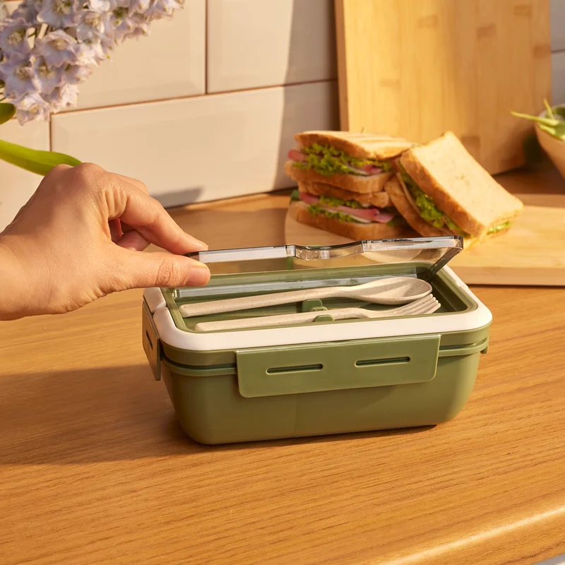 Karaca Fusca Lunchbox mit Gabel und Löffel Grün