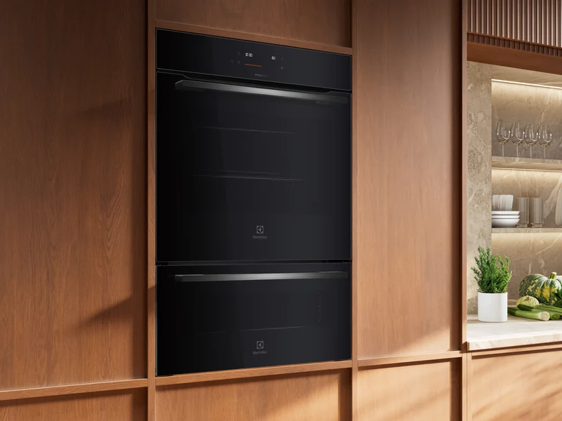 Electrolux 60cm Pyrolytic Double Oven with SteamBake, Black - 600 Series