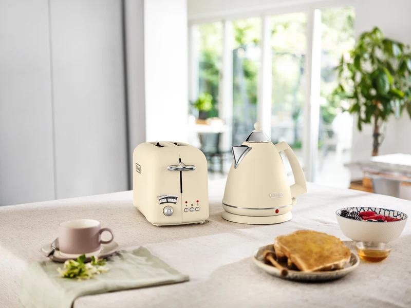 DeLonghi Argento Breakfast Pack Beige