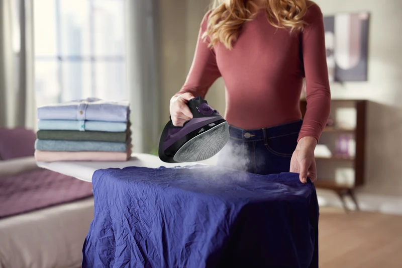 Philips 5000 Series Steam Iron Dark Purple