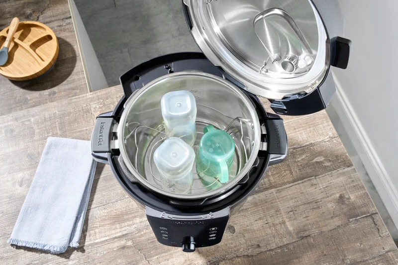 Instant 5.7 Litre Pro Max Black Multi Cooker