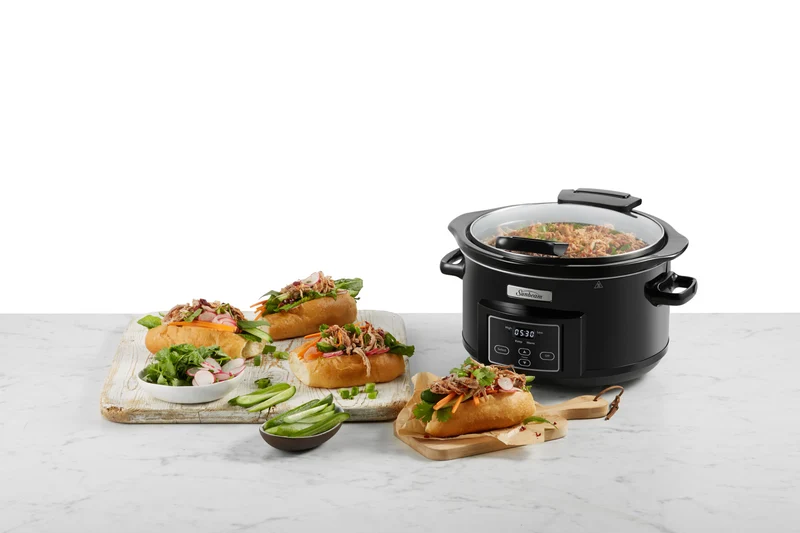 Sunbeam 4.7 Litre Lift And Serve Slow Cooker