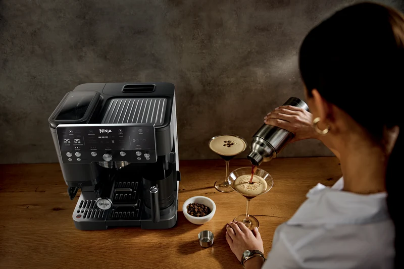 Ninja Luxe Cafe Manual Coffee Machine Midnight Black
