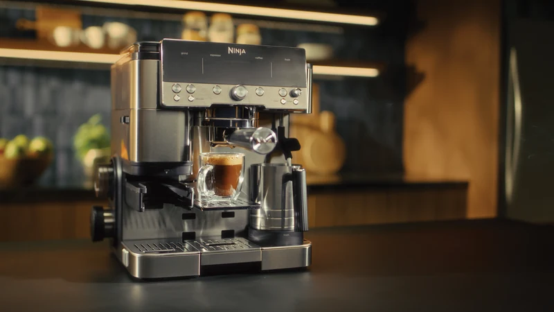 Ninja Luxe Cafe Manual Espresso Coffee Machine