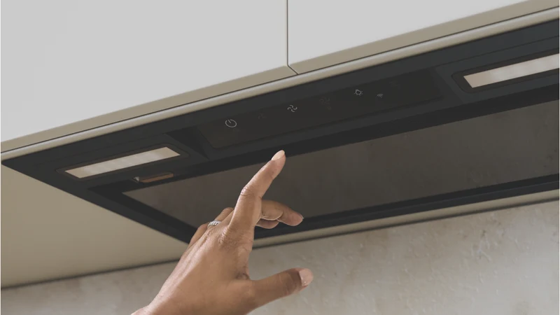 Haier 600 Series 60cm Integrated Insert Wall Rangehood, Hood to Hob, Black