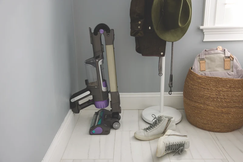 Shark Cordless PowerDetect Clean & Empty System