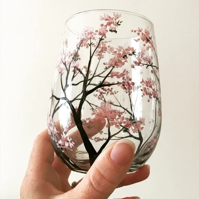 Handbemalte Weingläser mit Jahreszeiten-Baum | Künstlerisches Glasdesign | Elegantes Geschenk für Weinliebhaber