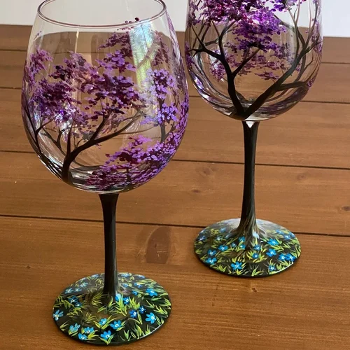 Handbemalte Weingläser mit Jahreszeiten-Baum | Künstlerisches Glasdesign | Elegantes Geschenk für Weinliebhaber