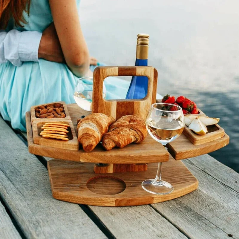 Holztisch fürs Picknick & Wein | Platz für Flasche, 2 Gläser & Snacks | Massivholz mit Griff | kompakt für unterwegs