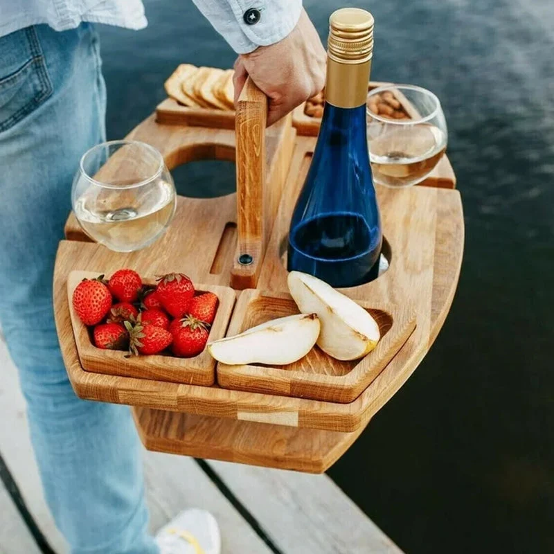 Holztisch fürs Picknick & Wein | Platz für Flasche, 2 Gläser & Snacks | Massivholz mit Griff | kompakt für unterwegs