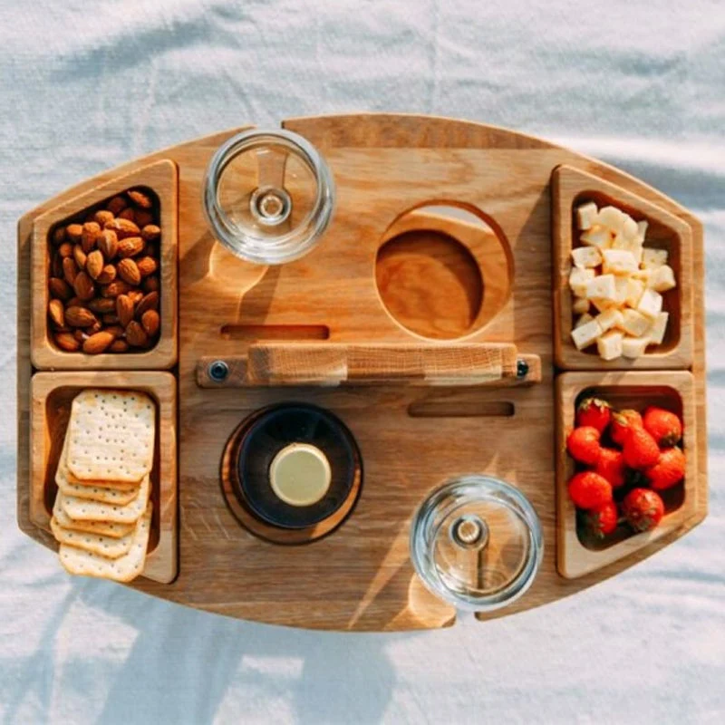 Holztisch fürs Picknick & Wein | Platz für Flasche, 2 Gläser & Snacks | Massivholz mit Griff | kompakt für unterwegs
