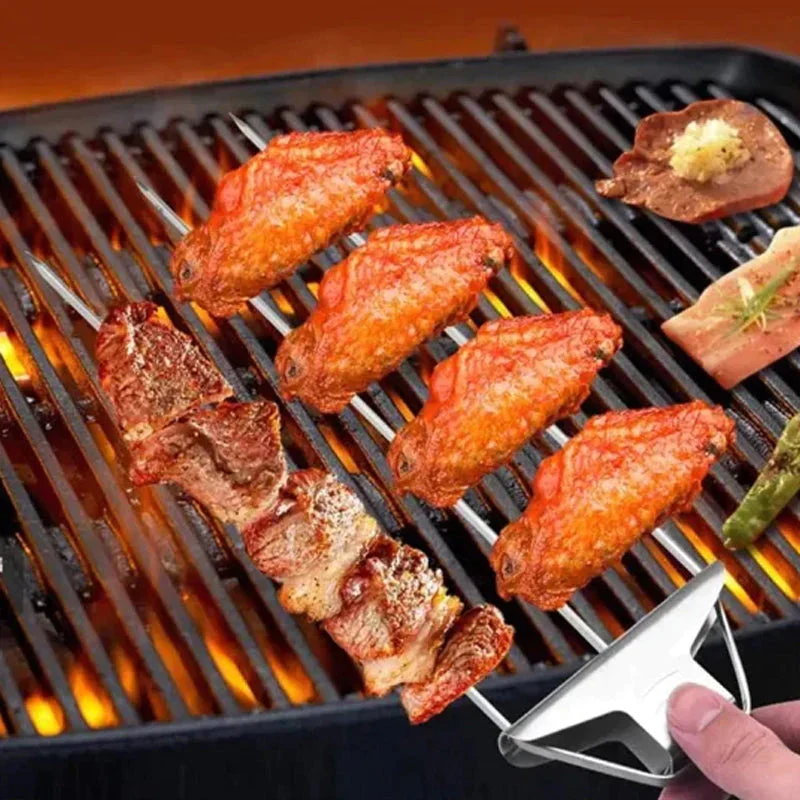 Edelstahl Grillspieße mit 9 Zinken – BlazeTrio für gleichmäßiges Garen von Fleisch, Fisch & Gemüse | Spülmaschinenfest | inkl. Oxford-Tasche