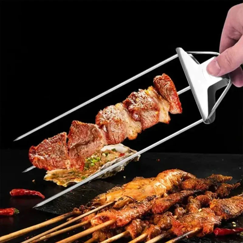 Edelstahl Grillspieße mit 9 Zinken – BlazeTrio für gleichmäßiges Garen von Fleisch, Fisch & Gemüse | Spülmaschinenfest | inkl. Oxford-Tasche