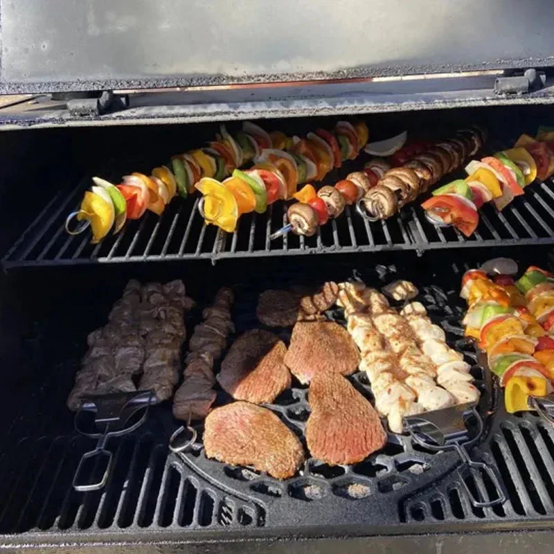 Edelstahl Grillspieße mit 9 Zinken – BlazeTrio für gleichmäßiges Garen von Fleisch, Fisch & Gemüse | Spülmaschinenfest | inkl. Oxford-Tasche