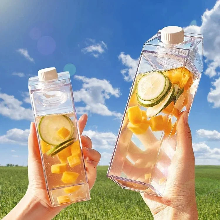Trinkflasche im Milchpackungs-Design 500/1000 ml – HydraCube | 100% auslaufsicher, BPA-frei | Füllstand sofort sichtbar
