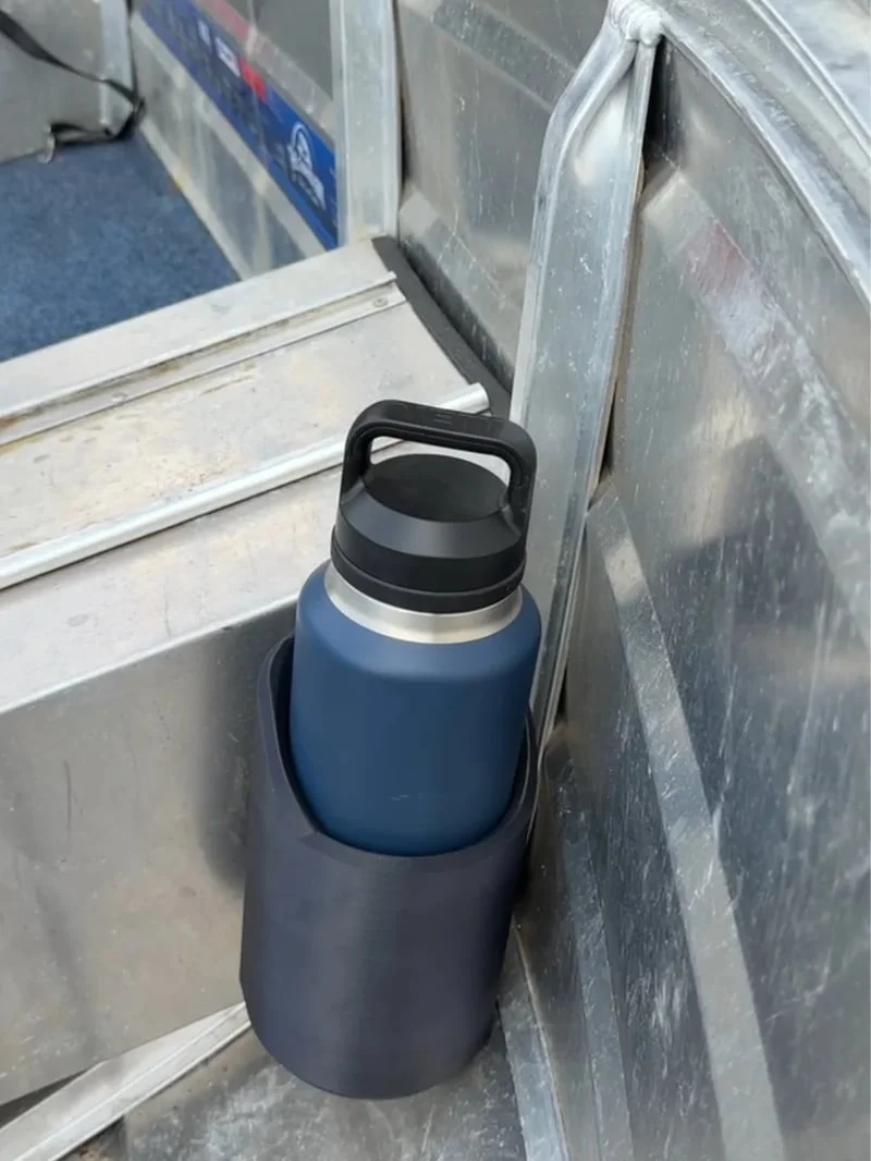 Magnetischer Flaschenhalter | Starker Halt & Geräuschfreie Aufbewahrung | 3D-gedruckt & UV-beständig | Für Werkstatt, Auto & Fitness