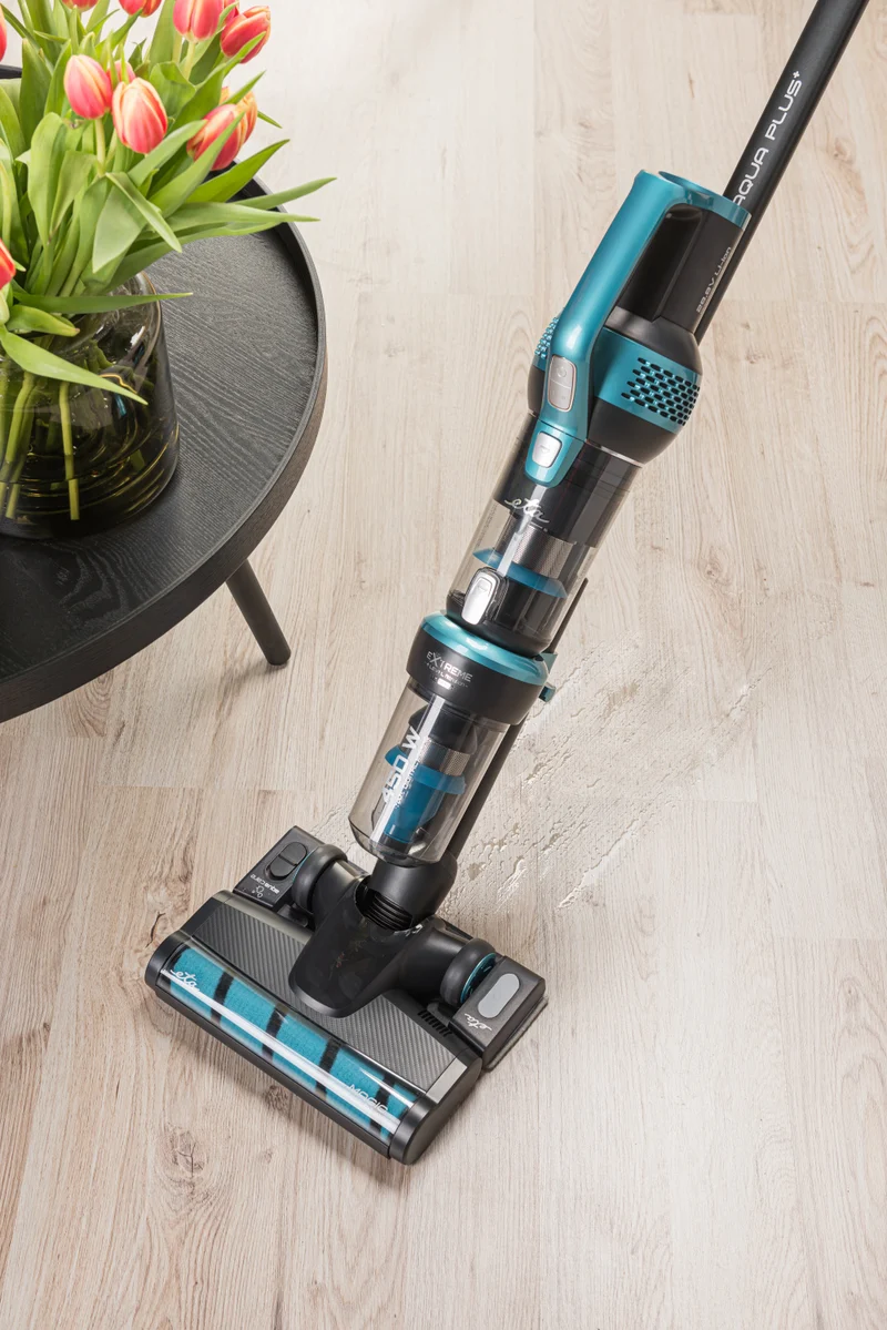 Stabstaubsauger ETA Magic Aqua Plus 7236 90000 schwarz/blau