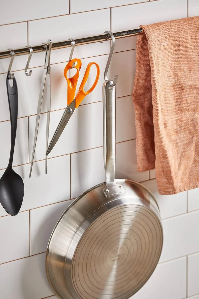 Fiskars Bratpfanne, Ø 26 cm, Beschichtete Pfanne, Für alle Kochfelder geeignet, Recycelter Edelstahl