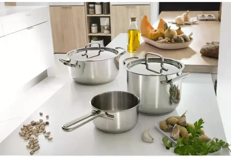Kasserolle Edelstahl zwei Griffen aus Edelstahl 18/10 von hoher Qualität. Elegantes Hohe Leistung vo