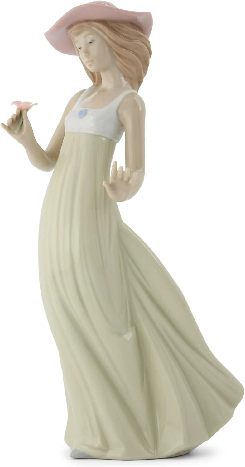 NAO Gentle Breeze Porzellanfigur