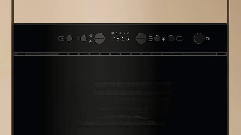 Bauknecht BMN1O2BK Solo-Mikrowelle/ 22 l Garraum/ 750 Watt/Dynamic Steam-Dampfgaren im Mikrowellenbe