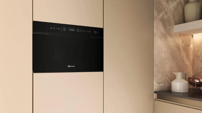 Bauknecht BMN1O2BK Solo-Mikrowelle/ 22 l Garraum/ 750 Watt/Dynamic Steam-Dampfgaren im Mikrowellenbe