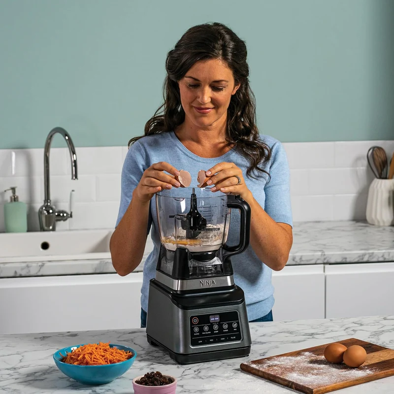 Ninja 3-in-1-Küchenmaschine mit Auto-iQ [BN800EU] 1200 W, 1,8-l-Behälter, 2,1-l-Kanne, 0,7-l- Becher