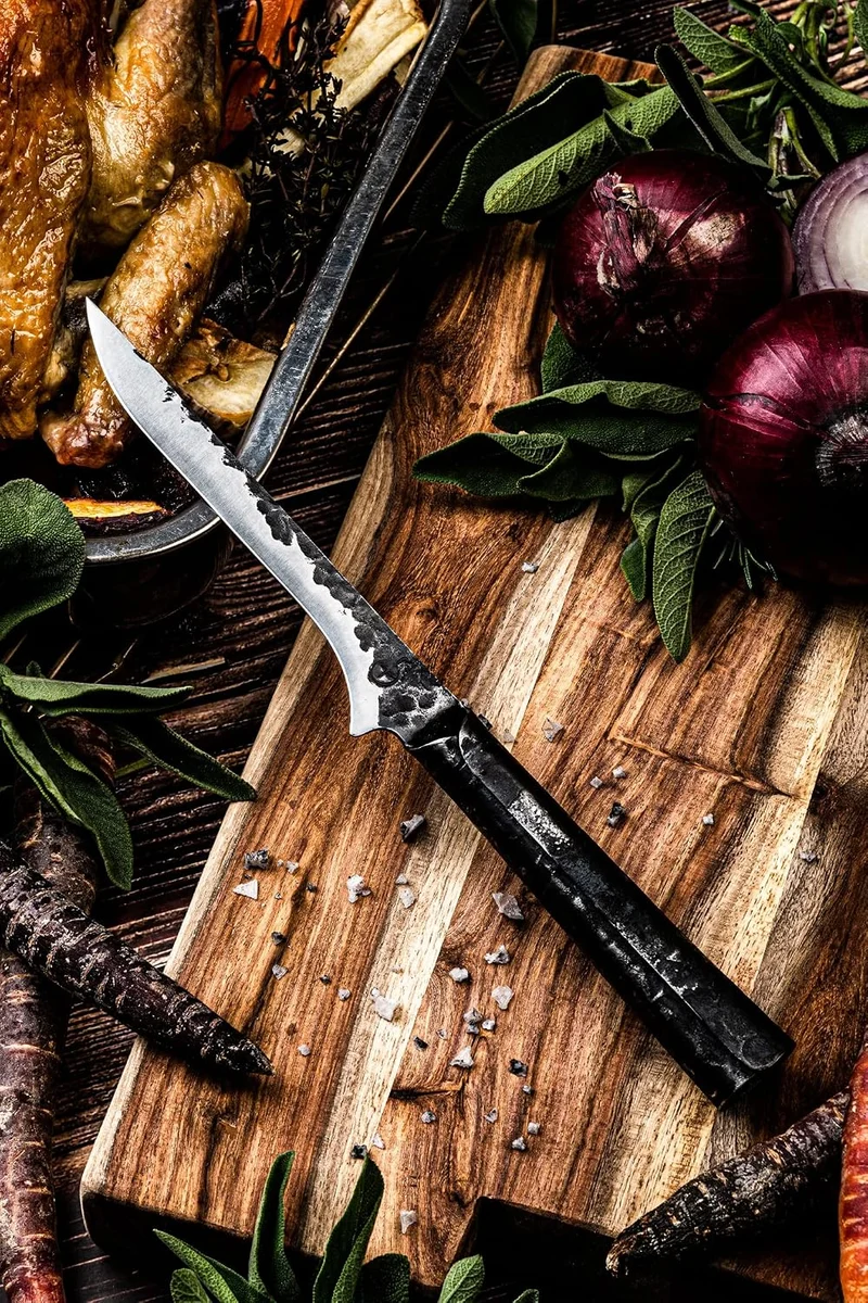 Forged Brute Ausbeinmesser, 15cm, handgefertigt, in Holzkiste