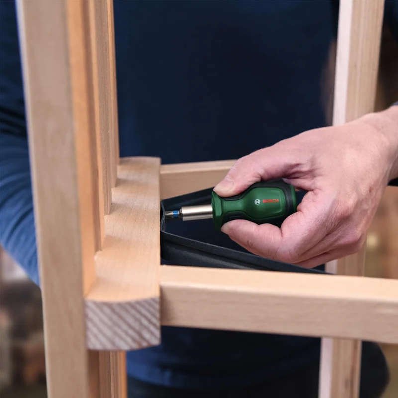 Bosch Handwerkzeug-Adventskalender 2024, 33-teilig (Werkzeug-Set mit Bit-Ratschenschraubendreher T-G