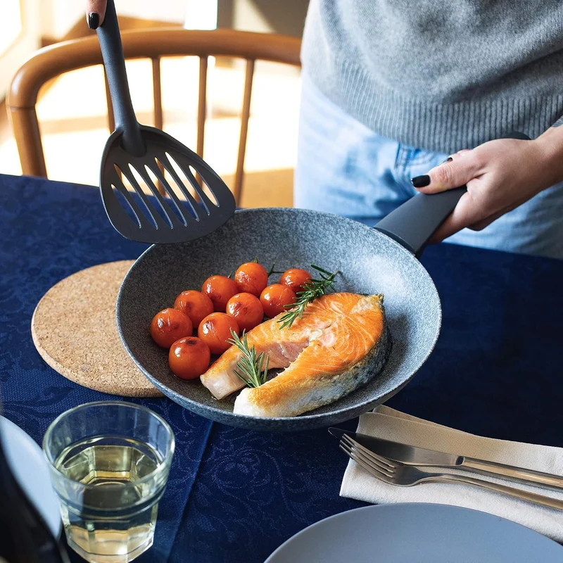 Moneta Sinfonia Wok 28 cm auch für Induktion, verstärkt mit Mineralpartikeln, hergestellt in Italien