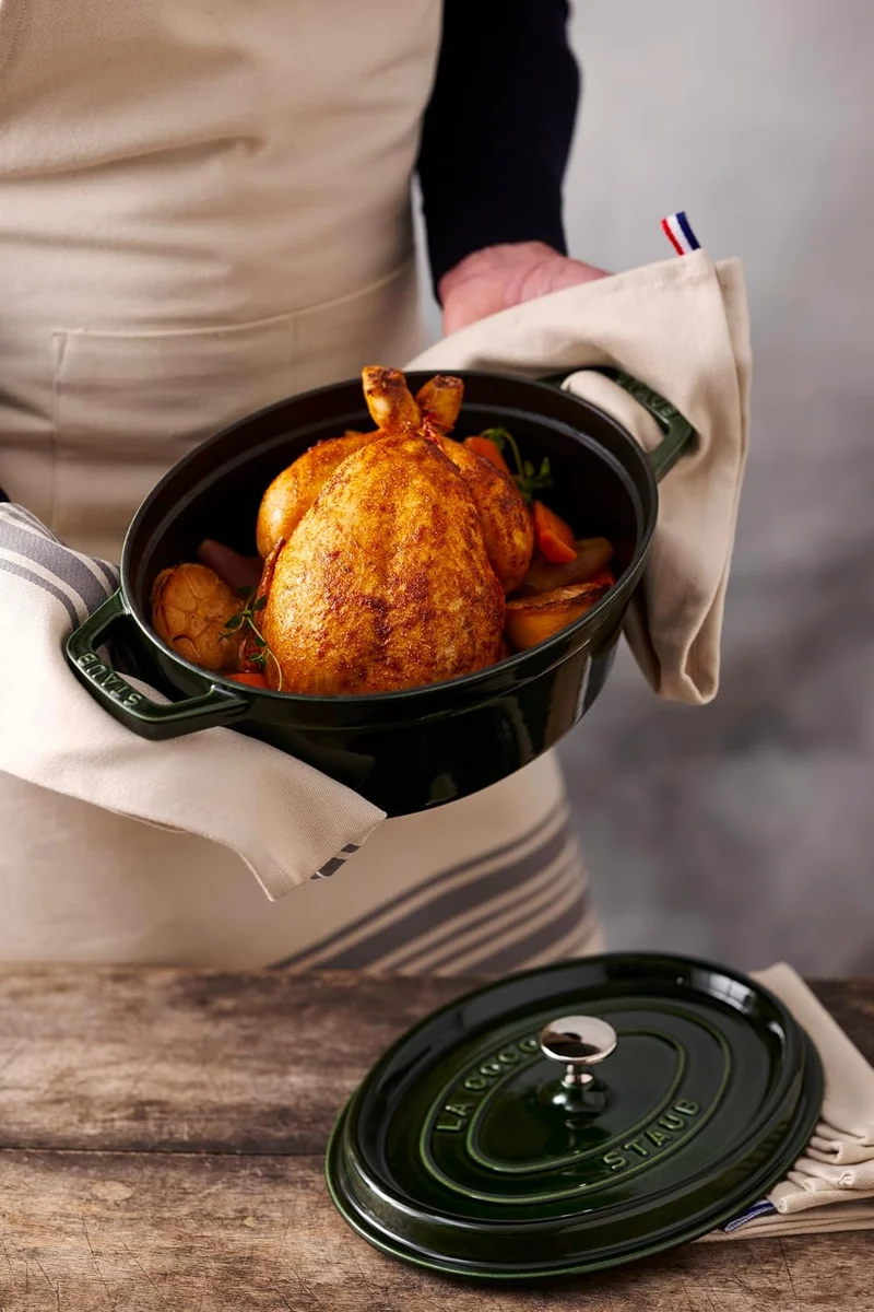 STAUB Gusseisen Bräter/Cocotte, Oval 29 cm, 4,25 L, Aromaregen Funktion, Für alle Herdarten geeignet