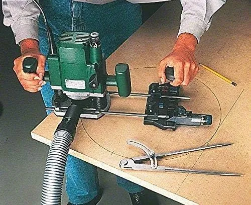 Bosch Professional Fräszirkel und Führungsschienenadapter (Zubehör für