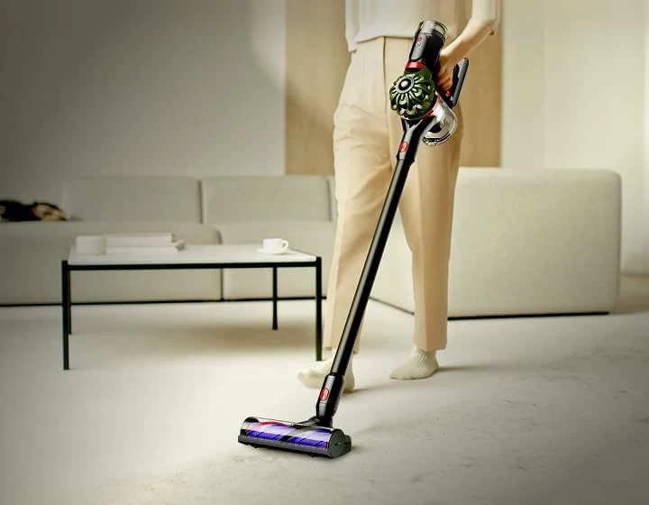 Dyson V8 Cyclone kabelloser Staubsauger, 150 AW, 60 Minuten Laufzeit, Motorbar-Bürste mit Anti-Verhe