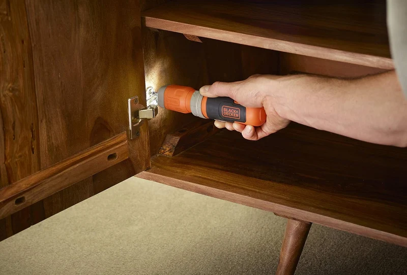 Black+Decker Akku-Stabschrauber (3.6V, 1,5 Ah, mit Schaftverlängerung, perfekt für kleine Schraubarb