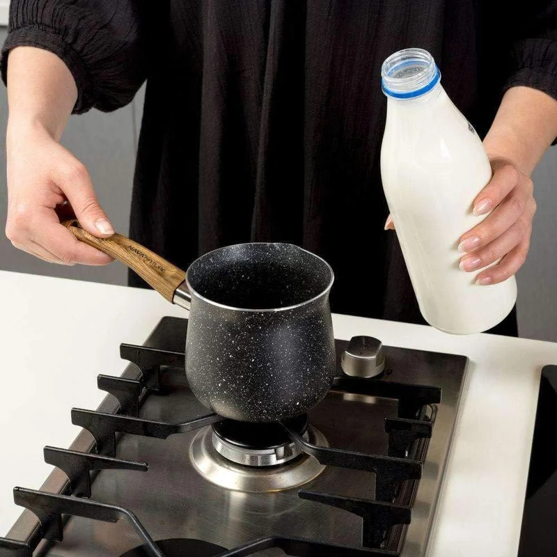 NAVA Schmelztiegel | 700 ML | Türkische Kaffeekanne mit Keramikbeschichtung | Für die Zubereitung vo