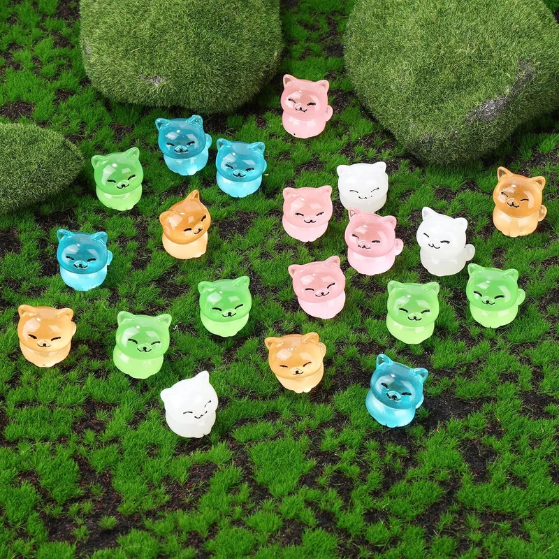 50 Stück Leuchtende Miniaturkatze, 5 Farben Mini-Katze aus Kunstharz Winzige Miniatur-Katzenstatuen
