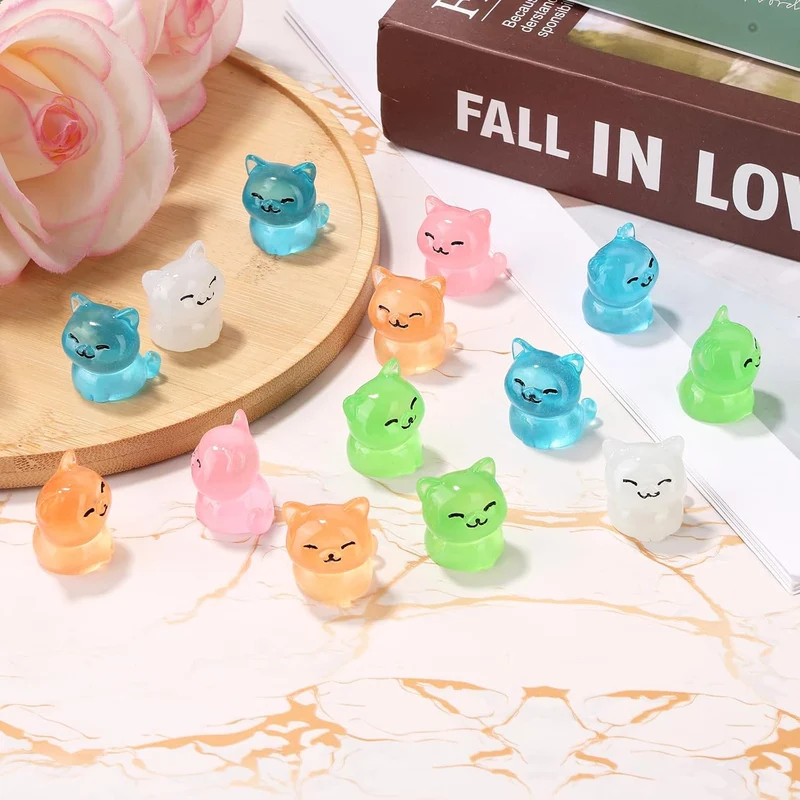 50 Stück Leuchtende Miniaturkatze, 5 Farben Mini-Katze aus Kunstharz Winzige Miniatur-Katzenstatuen