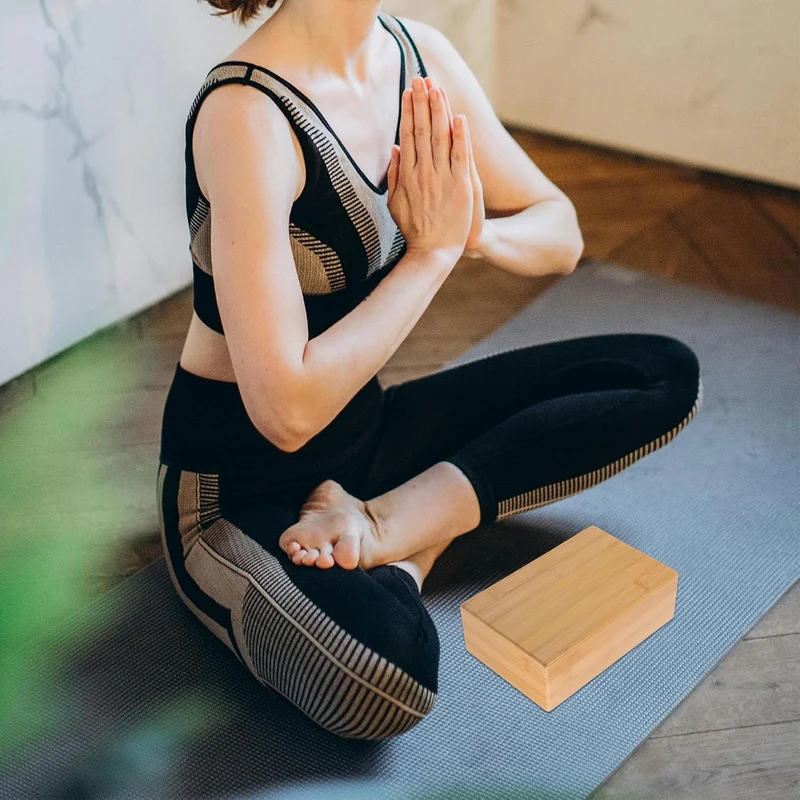 Tragbarer Yogablöcke aus Bambus mit glatter Oberfläche, passend für Yoga Übungen und Fitnessgeräte f