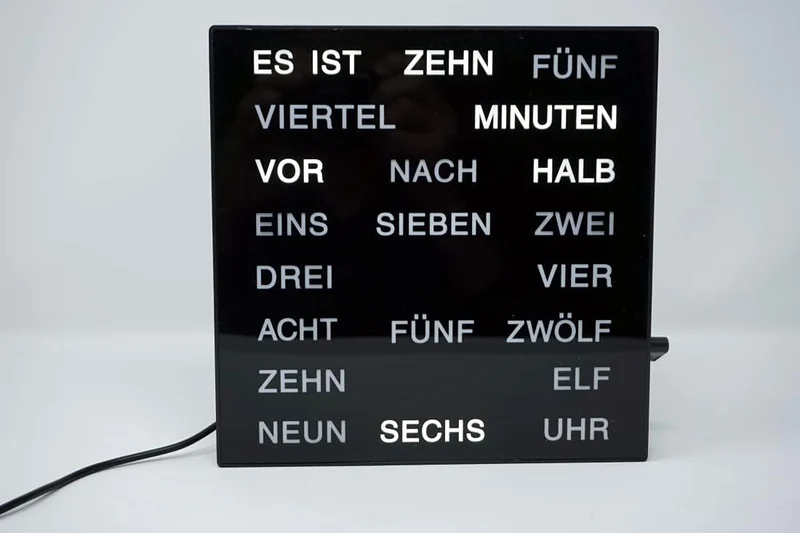 Uhr mit Deutscher LED Wort Anzeige Wortuhr schwarz 20x20 cm Tischuhr Wanduhr